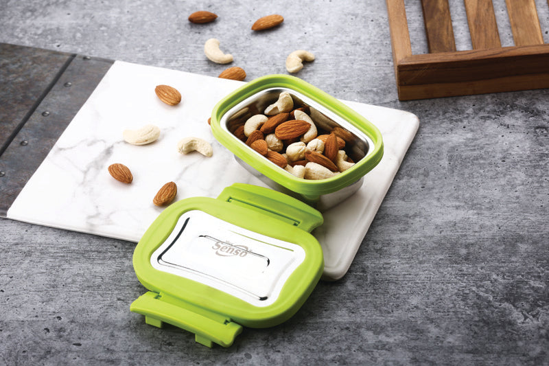 TINY LUNCH CONTAINER