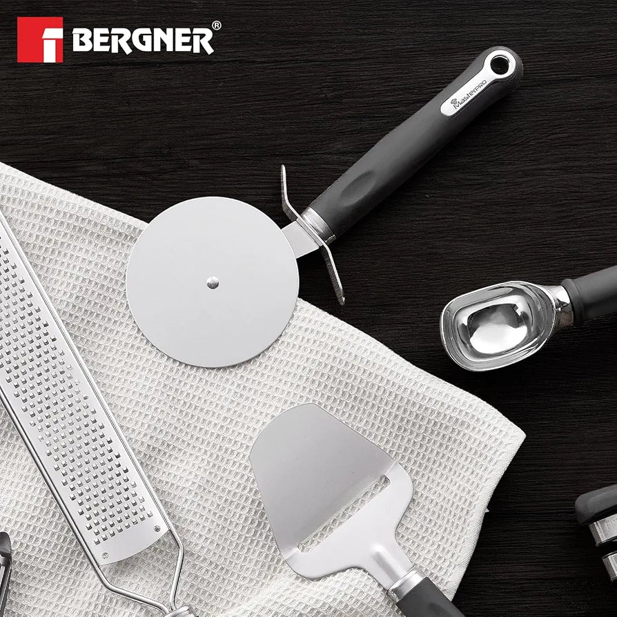 MasterPRO Bergner Master Pro Stainless Steel Pizza Cutter Cycle for Kitchen 