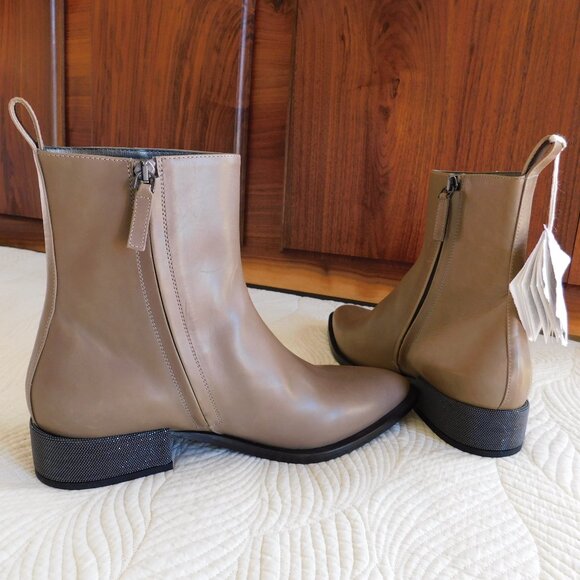 New Brunello Cucinelli monili heel Chelsea boot tan leather ankle booties 39 NWT