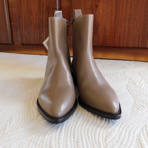 New Brunello Cucinelli monili heel Chelsea boot tan leather ankle booties 39 NWT