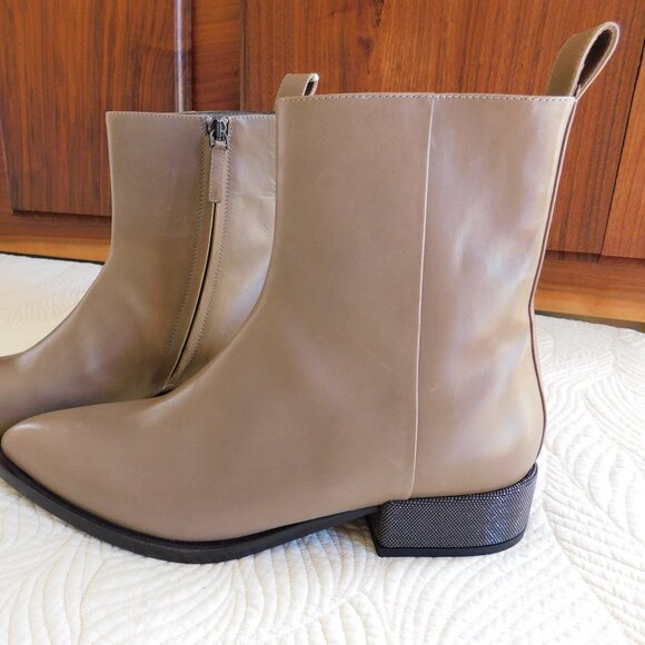 New Brunello Cucinelli monili heel Chelsea boot tan leather ankle booties 39 NWT